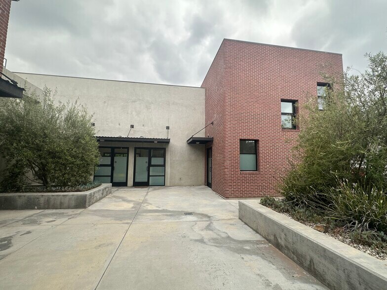 More Photos Of 3273 Casitas Ave, Los Angeles Warehouse For Lease