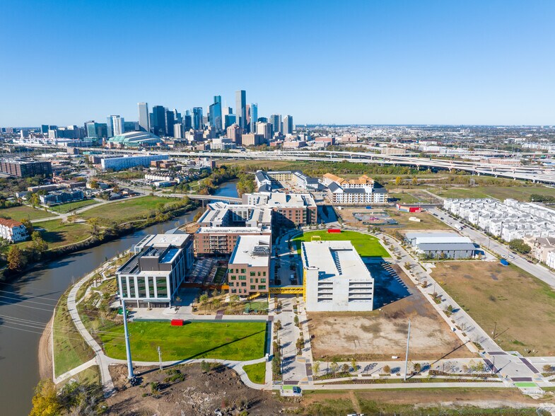 More Photos Of 100 Jensen Dr, Houston Unknown For Lease