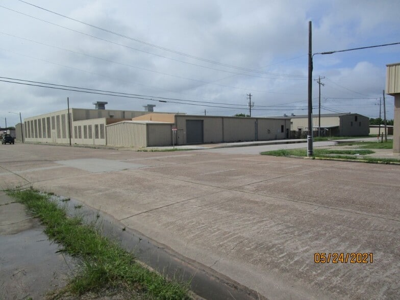 More Photos Of 102 S Avenue A, Freeport Manufacturing For Sale