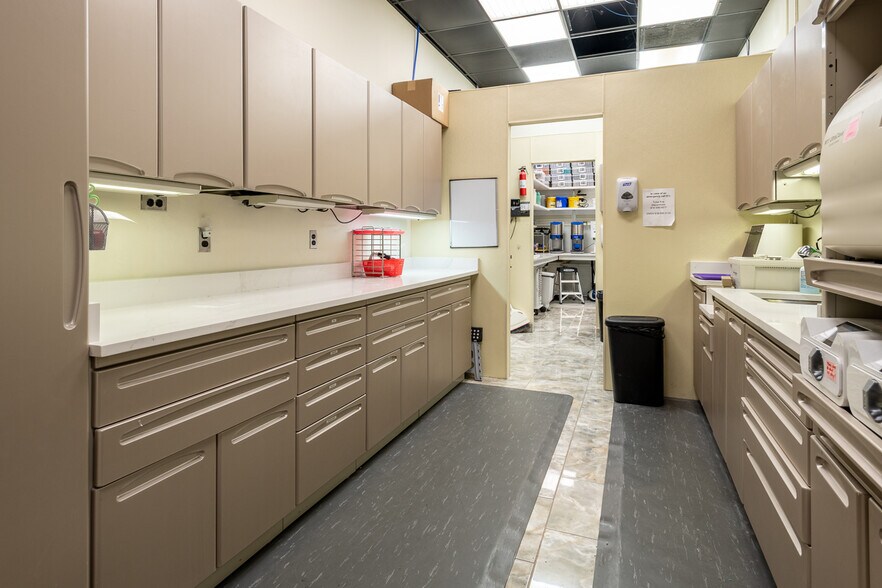 More Photos Of 302 S Lewis Ave, Tulsa Medical For Lease