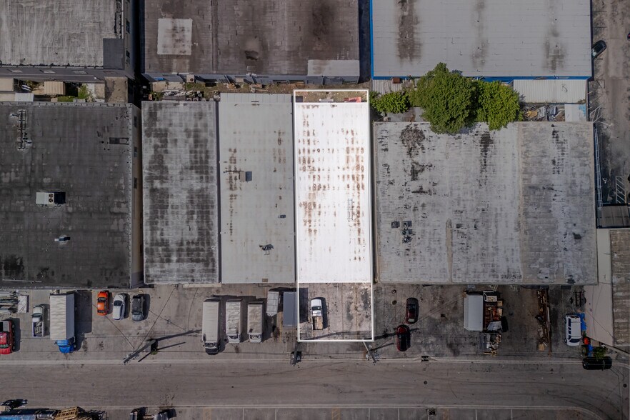 More Photos Of 683 W 26th St, Hialeah Service For Sale