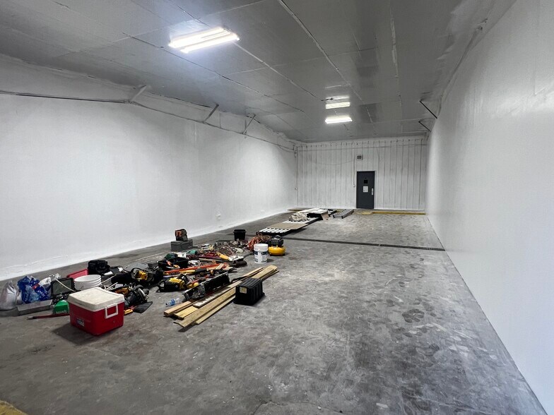 More Photos Of 7103 Baneway Dr, Houston Warehouse For Lease