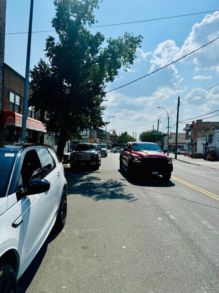 More Photos Of 13016 Liberty Ave, South Richmond Hill Flex For Lease