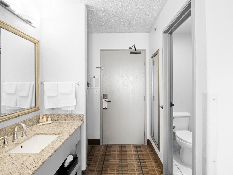 More Photos Of 15150 Brighton Rd, Brighton Hotel For Sale