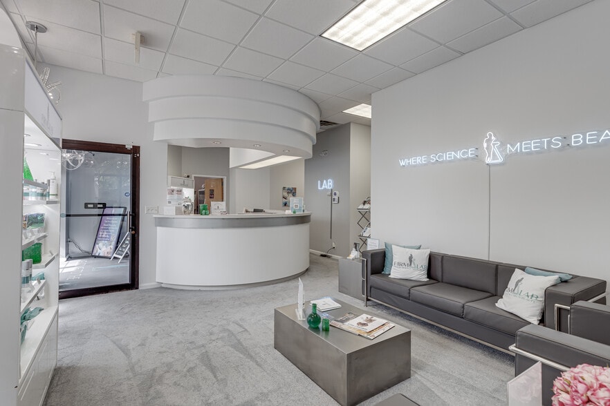 More Photos Of 102-112 Town Center Dr, Warren Office For Lease