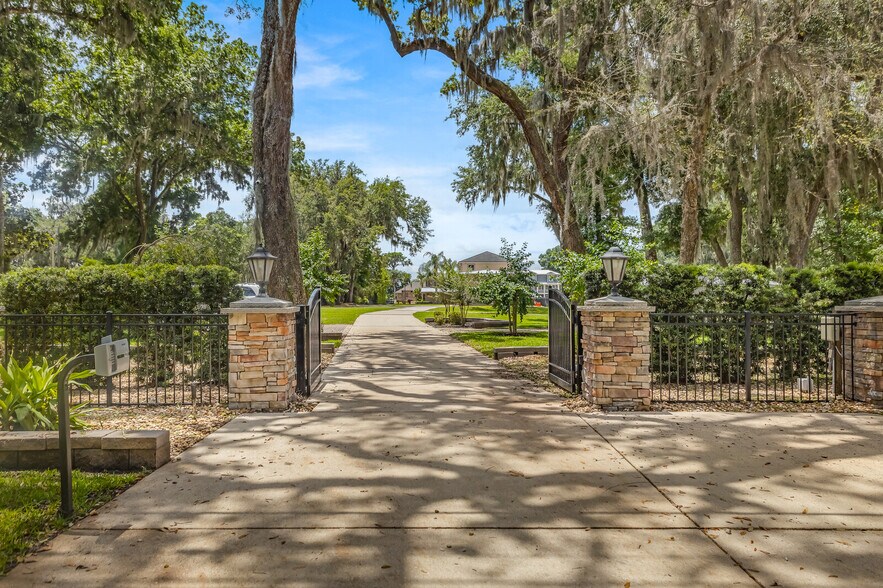 More Photos Of 4710 STATE ROAD 13 N, St Johns Specialty For Sale