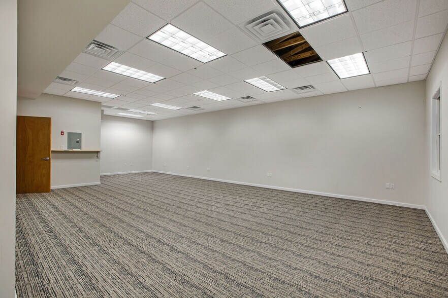 More Photos Of 256 2nd St, Lakewood Storefront For Lease