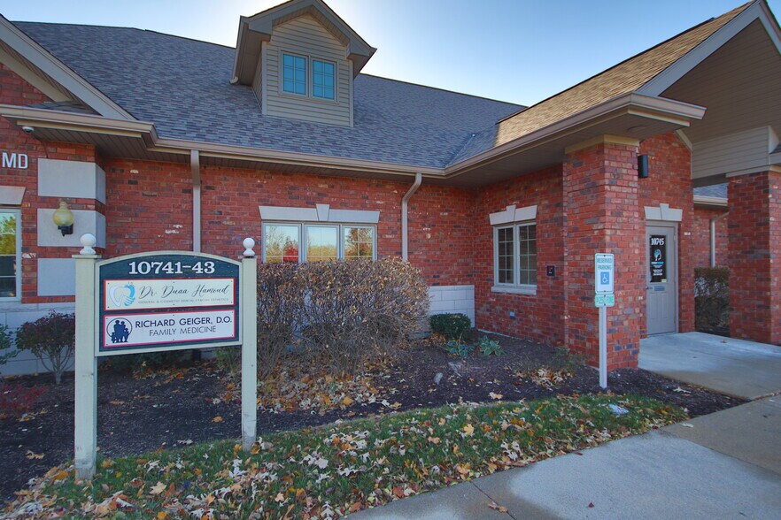 More Photos Of 10741-10745 W 165th St, Orland Park Office For Sale