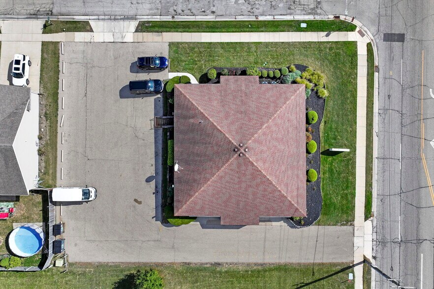 More Photos Of 3410 80th St, Kenosha Office For Sale