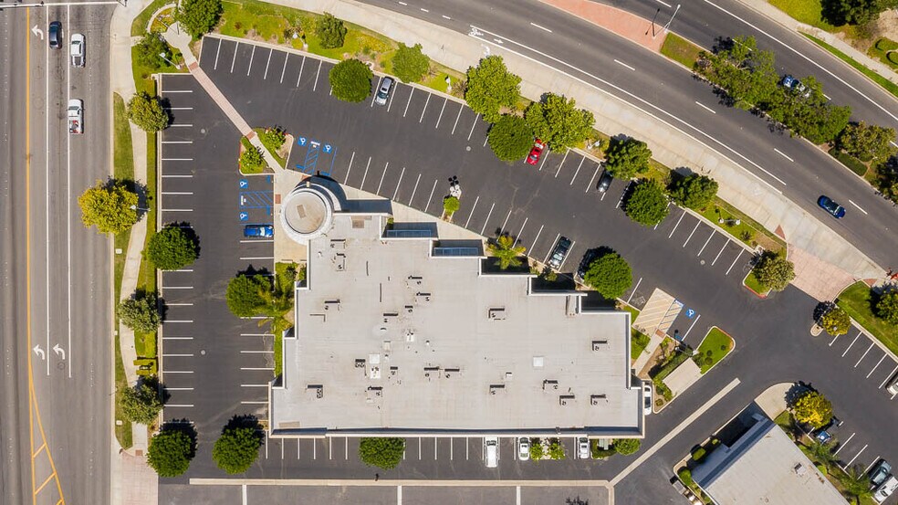 More Photos Of 1100 Flynn Rd, Camarillo Medical For Lease