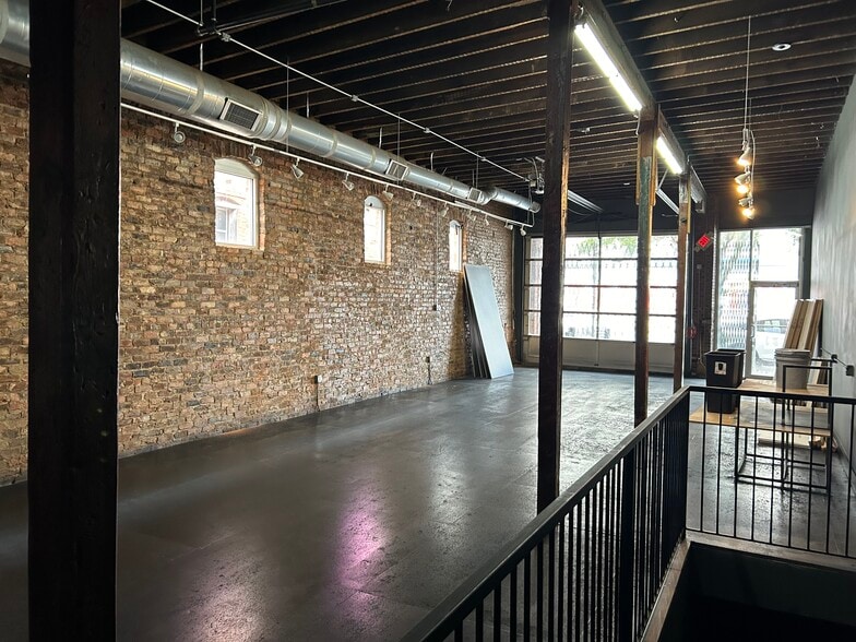 More Photos Of 299 Peters St, Atlanta Flex For Lease