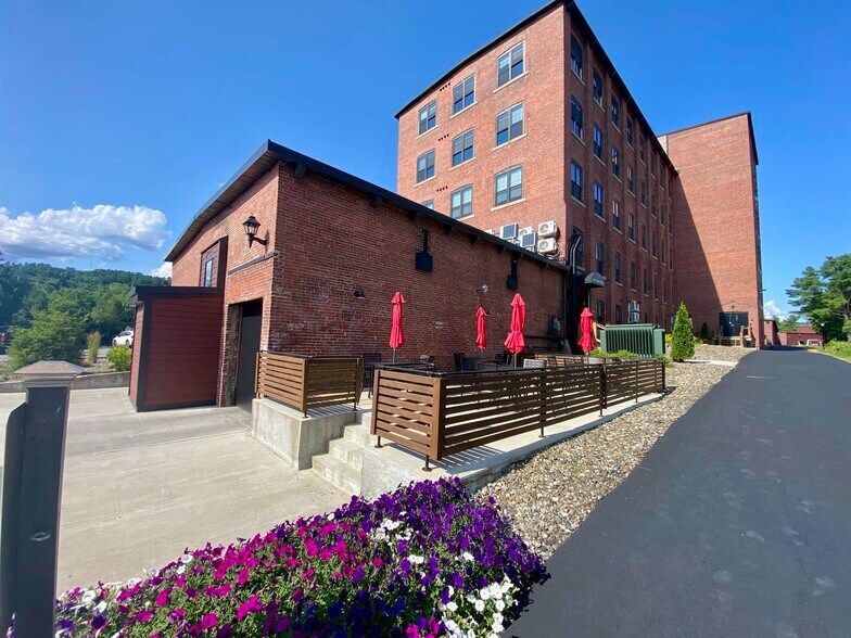 More Photos Of 24 Beacon St, Littleton Manufacturing For Lease