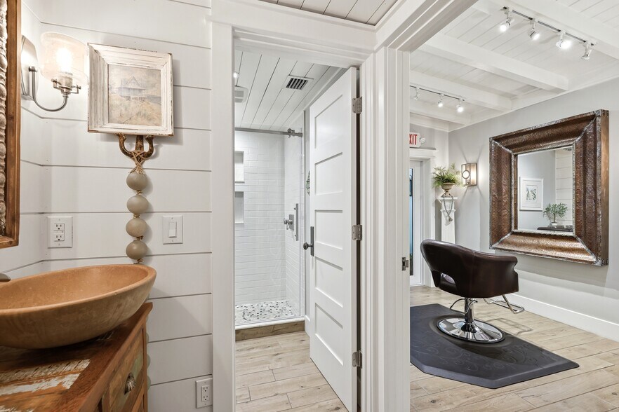 More Photos Of 840 Myrtle Ter, Naples Freestanding For Sale