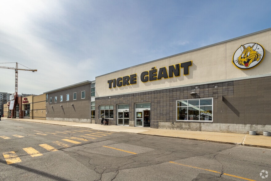 More Photos Of 6801-6821 Boul Newman, Montréal Unknown For Lease