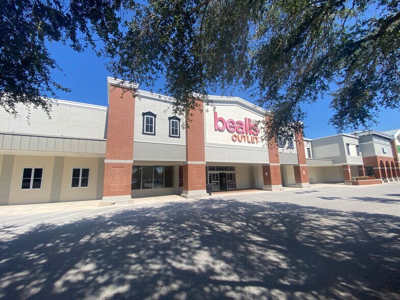 More Photos Of 1395 6th St NW, Winter Haven Unknown For Lease