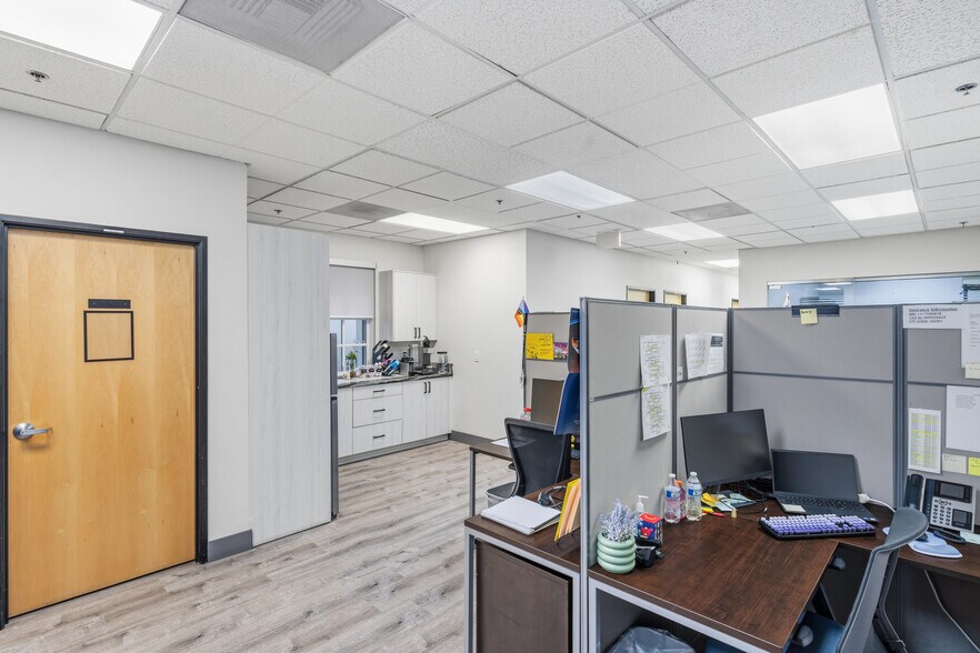 More Photos Of 3087 E Warm Springs Rd, Las Vegas Office For Sale