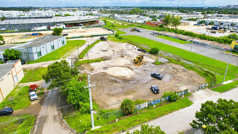 More Photos Of 1171 SE 10th Ave, Hialeah Land For Lease