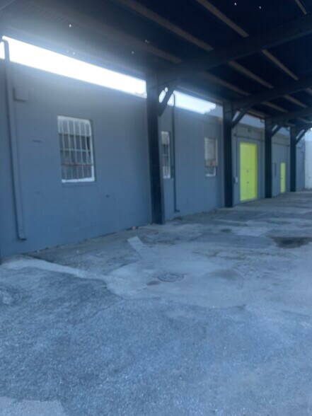 More Photos Of 1330 W Beaver St, Jacksonville Service For Lease