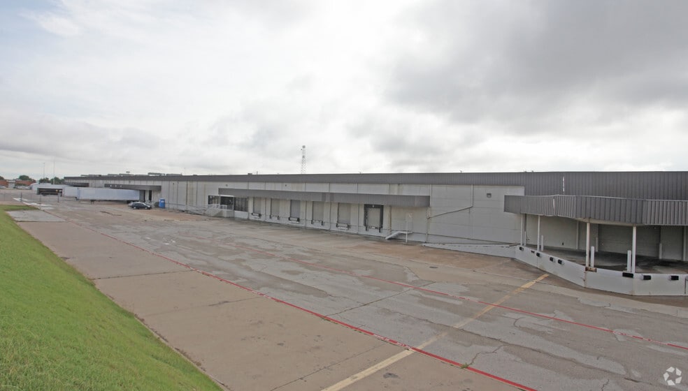 Primary Photo Of 600 109th St, Arlington Distribution For Lease