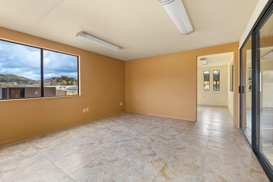 More Photos Of 19478 Village Dr, Sonora Flex For Sale