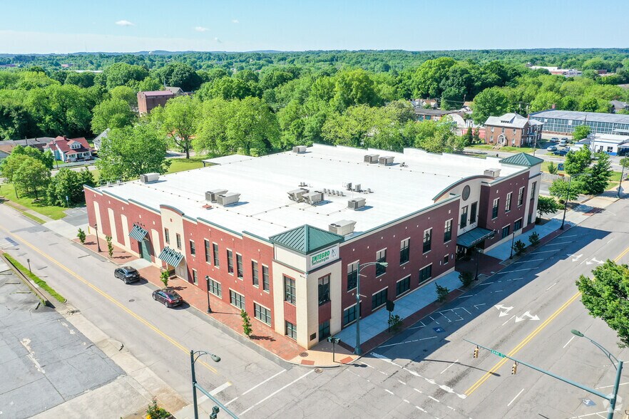 More Photos Of 301 S Main St, Salisbury Light Manufacturing For Lease