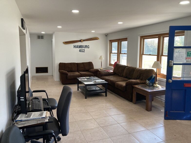 More Photos Of 6765 Heltz Rd, Lake View Airplane Hangar For Sale