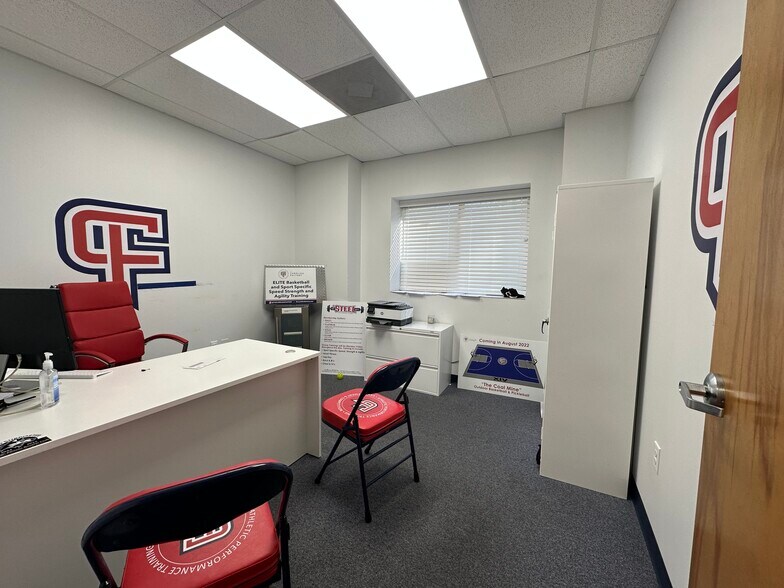 More Photos Of 18619 Starcreek Dr, Cornelius Light Distribution For Sale