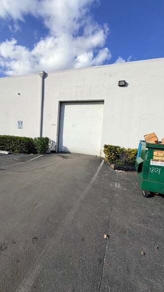 More Photos Of 1801 NE 149th St, Miami Warehouse For Lease