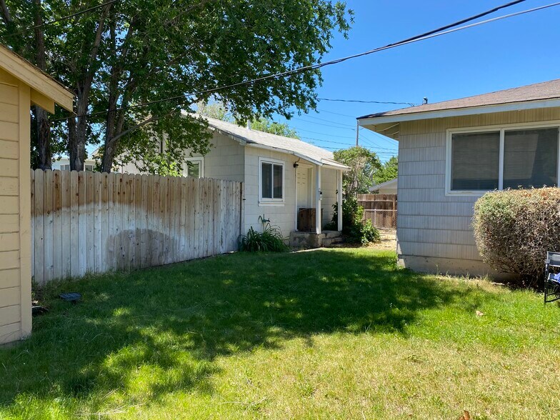More Photos Of 1947-1949 H St, Sparks Apartments For Sale