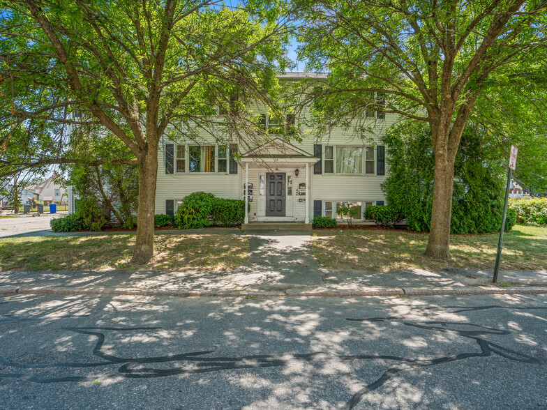 Primary Photo Of 26 Coggeshall St, Providence Apartments For Sale