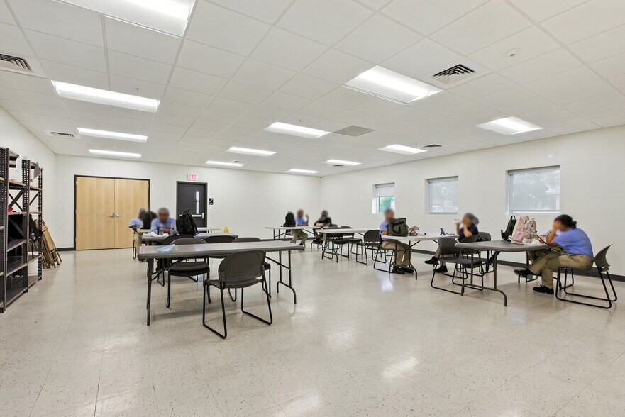 More Photos Of 373 Highland Ave, Salem Industrial For Lease