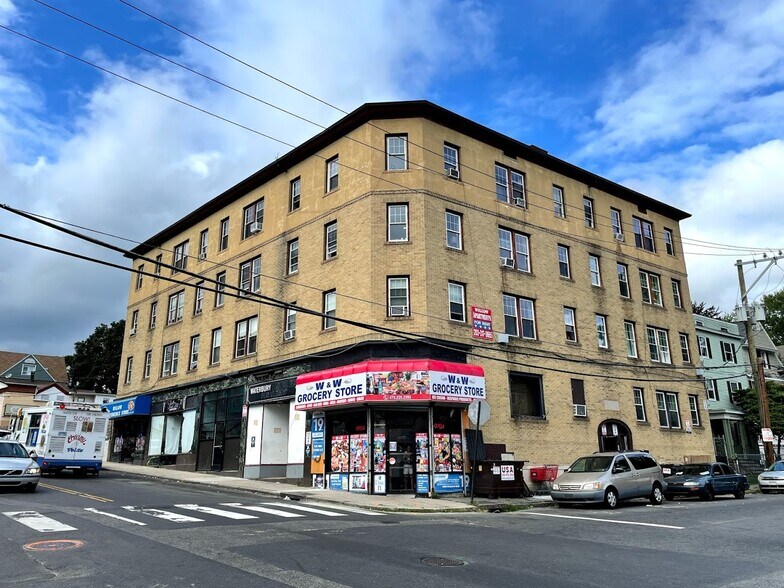 More Photos Of 174 Willow St, Waterbury Apartments For Sale