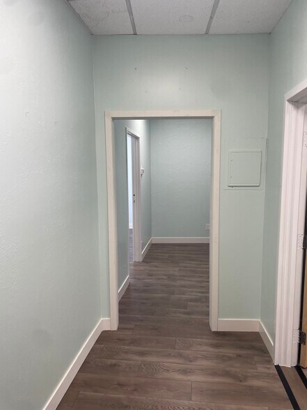 More Photos Of 1015 Chestnut Ave, Carlsbad Office For Sale