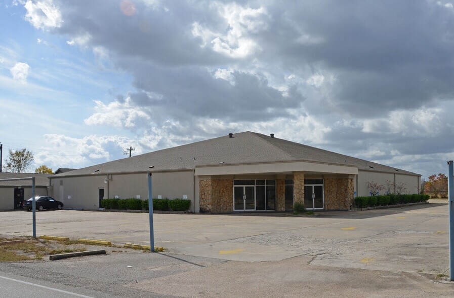 More Photos Of 3512 McLean Rd, Pearland Religious Facility For Sale