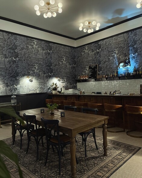 More Photos Of 235 E Main St, Dayton Hotel For Sale