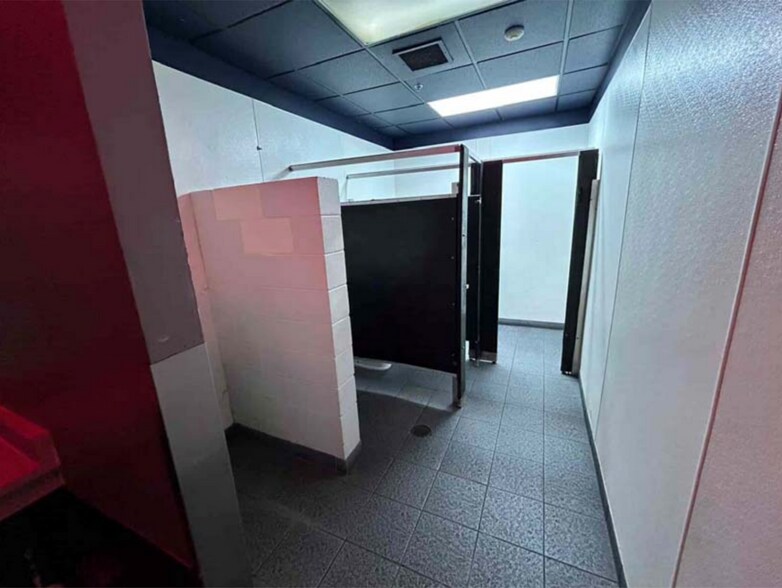 More Photos Of 5957 Terminal Avenue Ave, Colorado Springs Bar For Sale