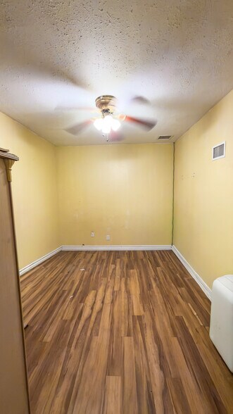 More Photos Of 2604 NE 19th Dr, Gainesville Manufacturing For Sale