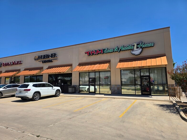 More Photos Of 9820 Huebner Rd, San Antonio Storefront Retail Office For Lease