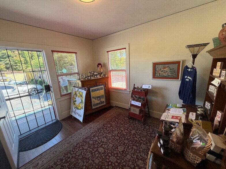 More Photos Of 720 E Washington St, Petaluma Office For Sale