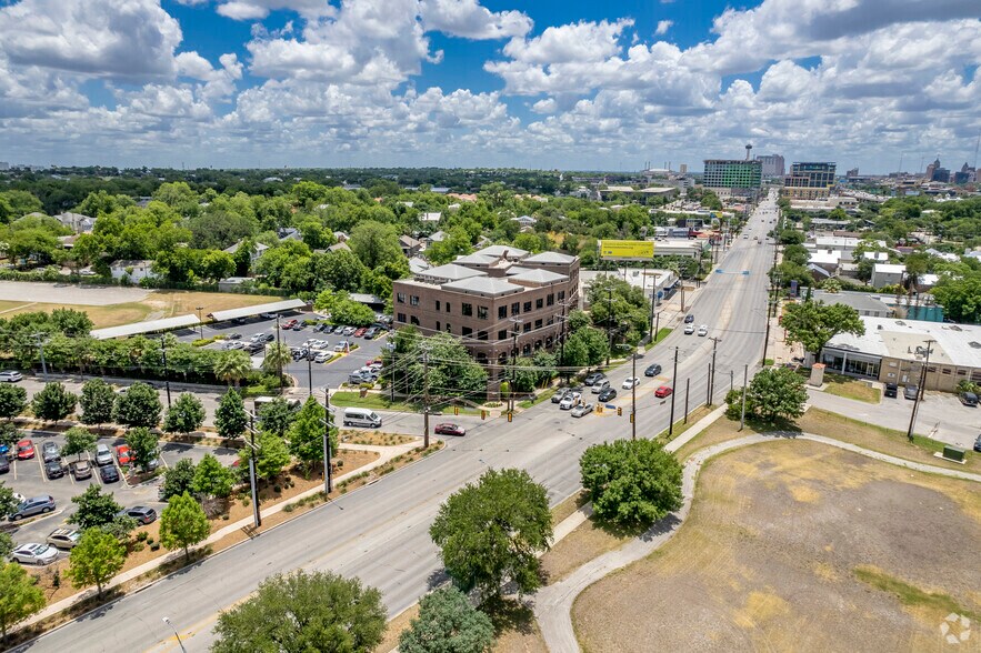 More Photos Of 2632 Broadway St, San Antonio Office Residential For Sale