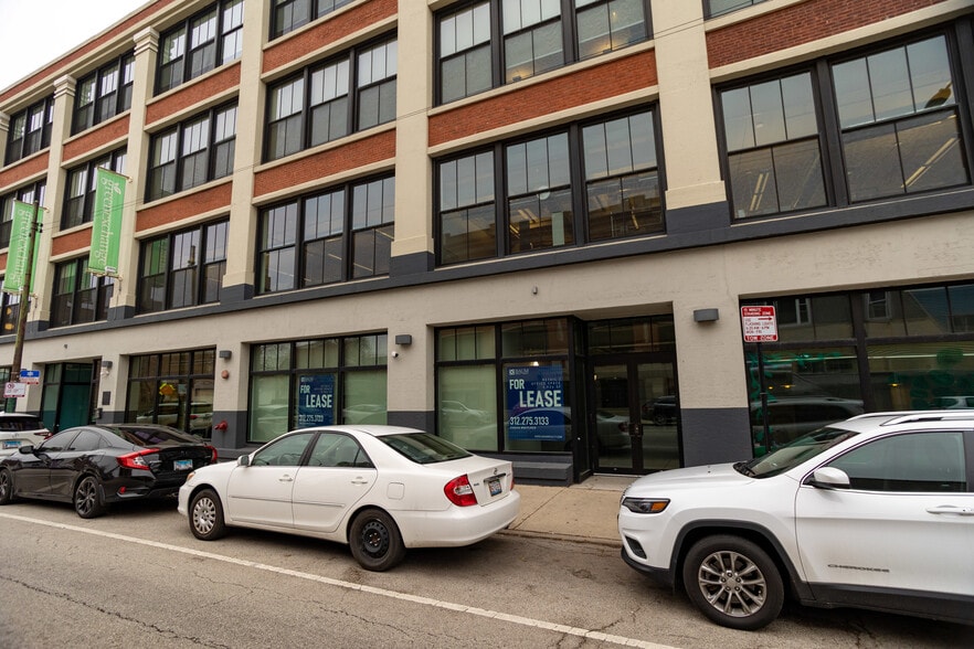 More Photos Of 2545 W Diversey Ave, Chicago Loft Creative Space For Lease