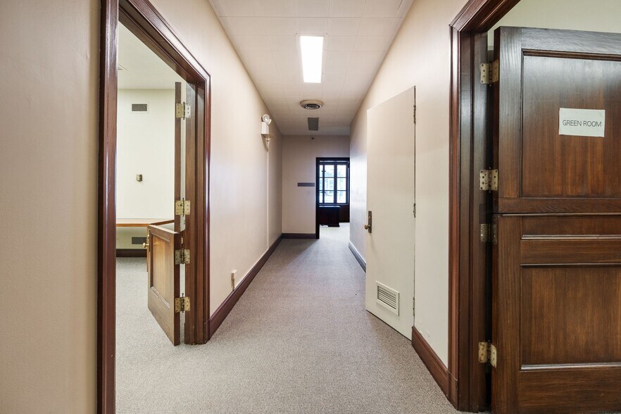 More Photos Of 175 W Washington St, Chicago Office For Sale