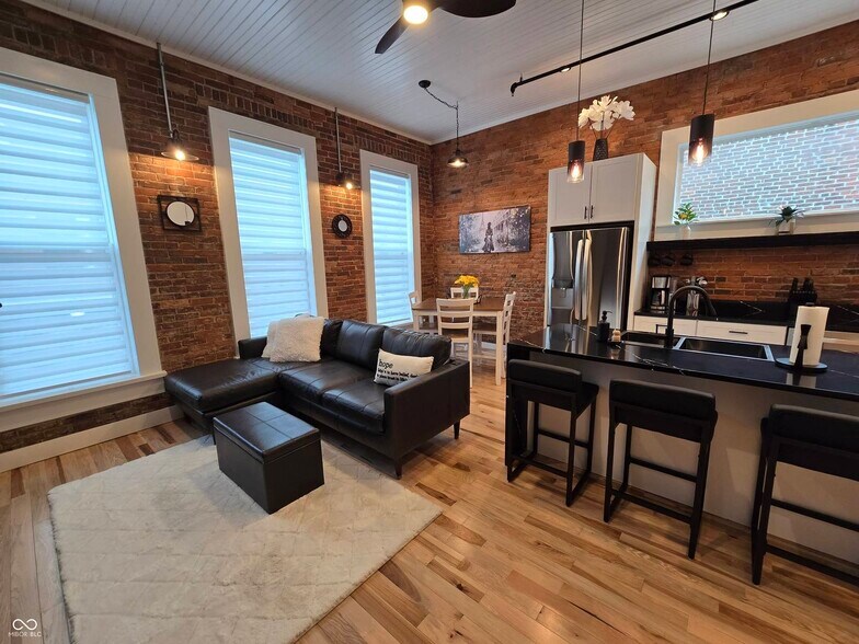 More Photos Of 15 S Indiana St, Greencastle Storefront Retail Office For Sale