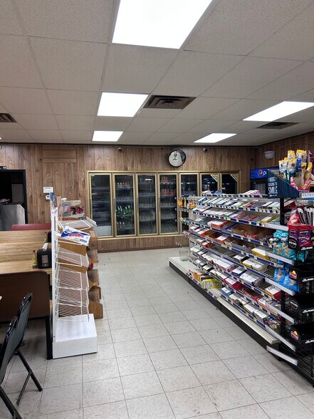 More Photos Of 614 N Central Ave, Billings Storefront For Sale
