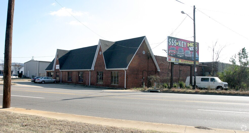 More Photos Of 3425 Messer Airport Hwy, Birmingham Warehouse For Sale