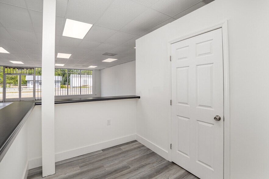 More Photos Of 1911 E Ozark Ave, Gastonia Freestanding For Sale