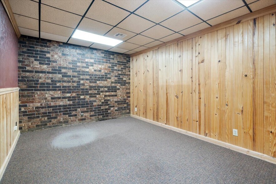 More Photos Of 411 W 1st St, Claremore Office For Sale