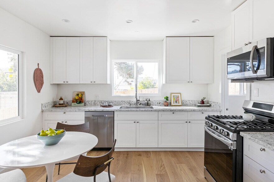 More Photos Of 4363 Eagle Rock Blvd, Los Angeles Multifamily For Sale