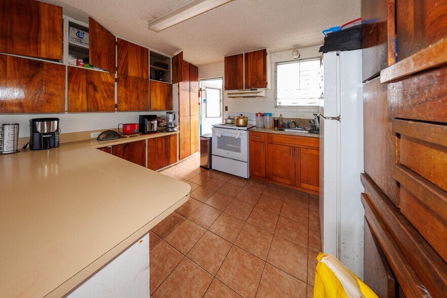 More Photos Of 110 S Kuakini St, Honolulu Apartments For Sale