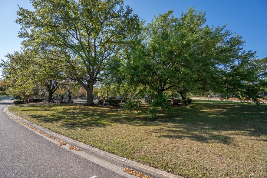 More Photos Of 0 Youngerman Ct, Jacksonville Land For Sale